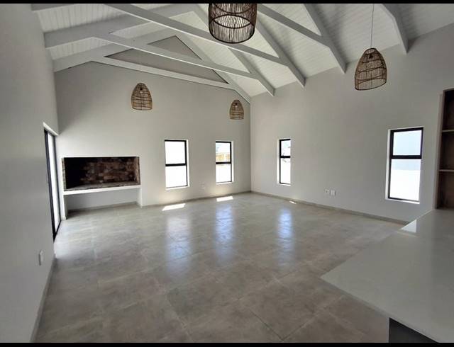 2 BEDROOM HOUSE FOR SALE IN BRITANNIA BAY